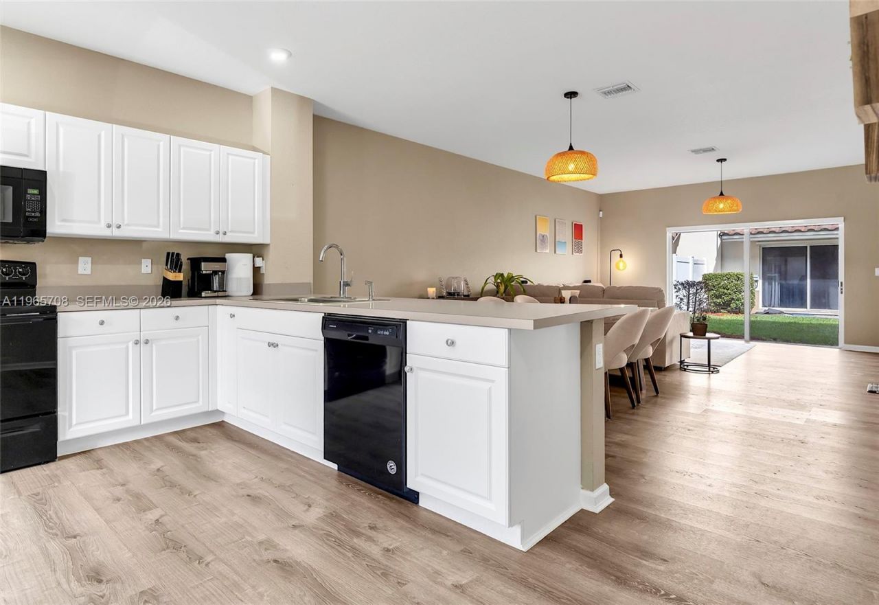 2819 NW 181st St, Miami Gardens, FL 33056 Photo