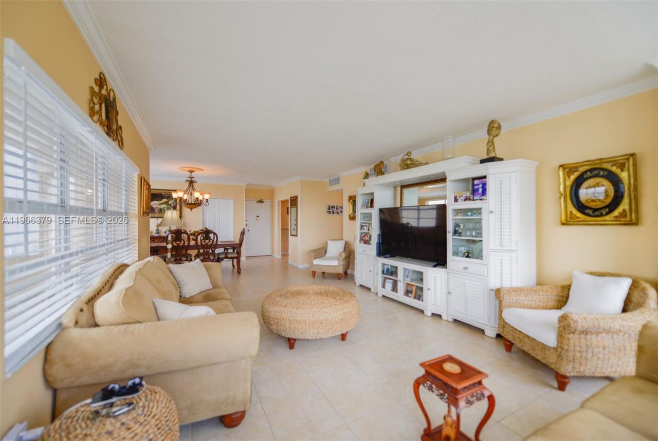 1950 S Ocean Dr, Unit 3P, Hallandale Beach, FL 33009 Photo