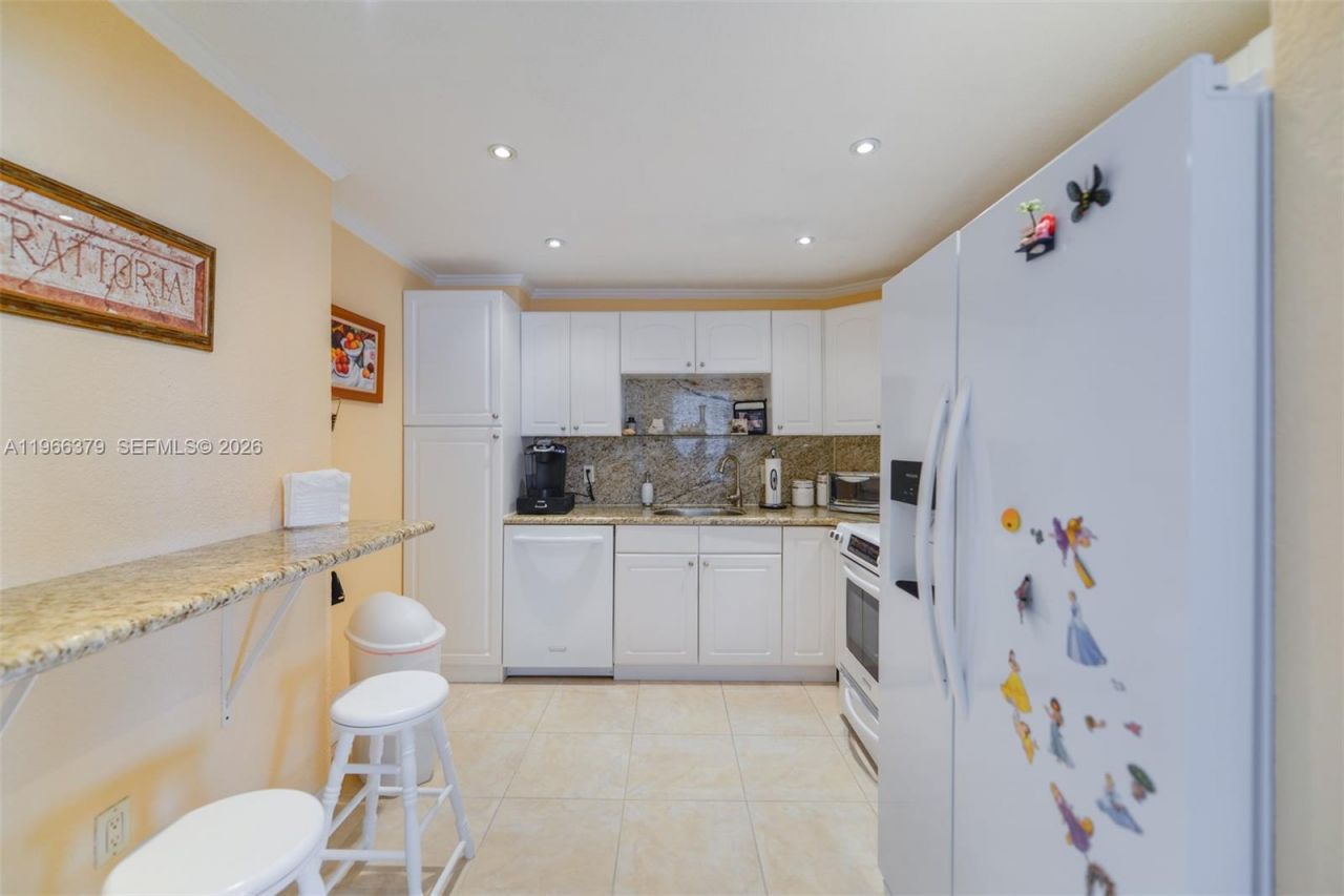 1950 S Ocean Dr, Unit 3P, Hallandale Beach, FL 33009 Photo