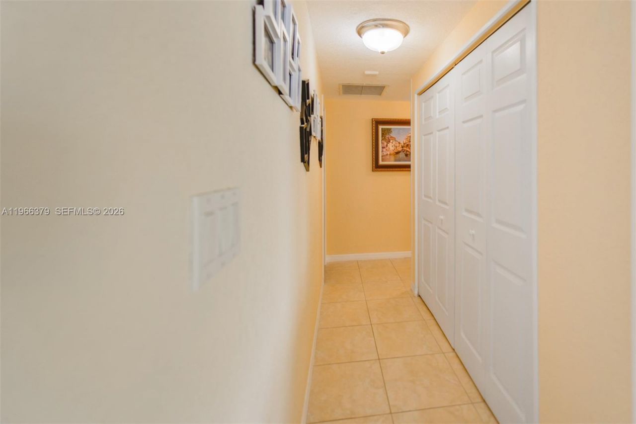 1950 S Ocean Dr, Unit 3P, Hallandale Beach, FL 33009 Photo