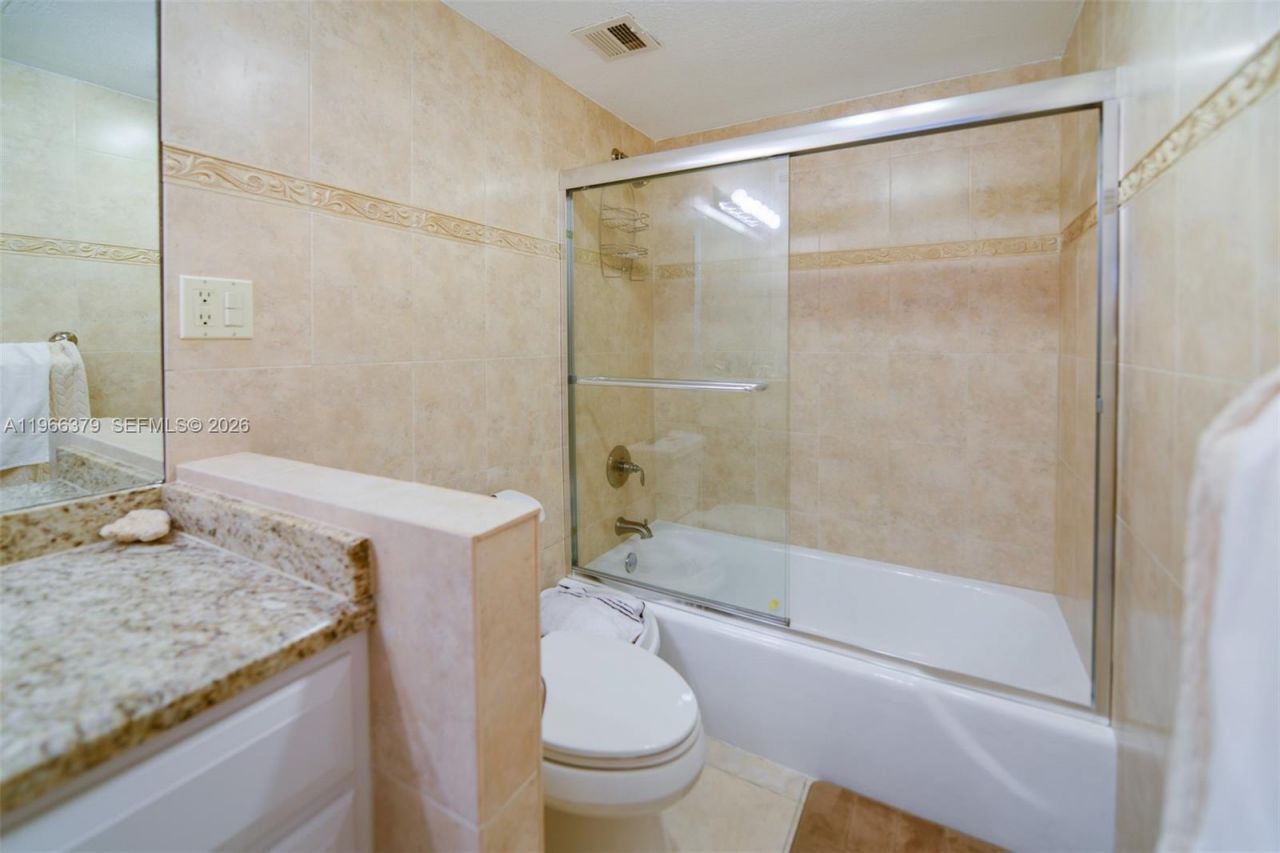 1950 S Ocean Dr, Unit 3P, Hallandale Beach, FL 33009 Photo