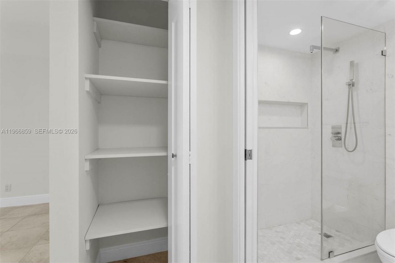 2655 Collins Ave, Unit 1607, Miami Beach, FL 33140 Photo