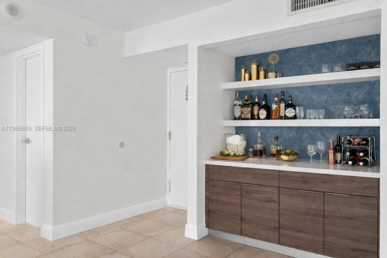 2655 Collins Ave, Unit 1607, Miami Beach, FL 33140 Photo