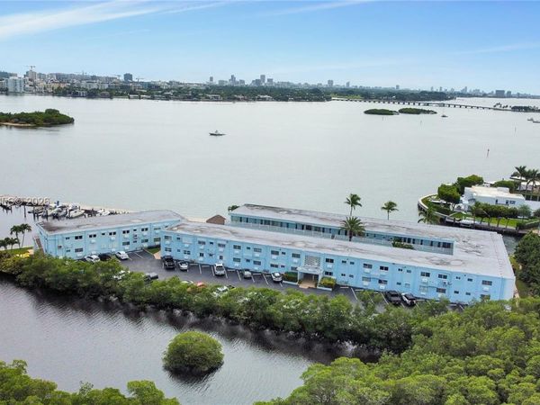 2700 NE 135th St , Unit 12, North Miami, FL 33181