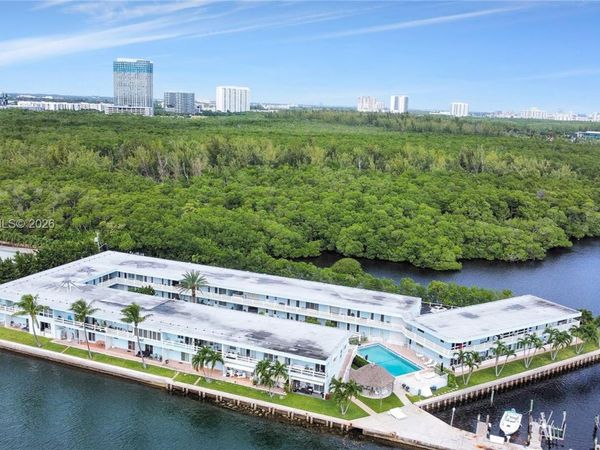 2700 NE 135th St, Unit 12, North Miami, FL 33181