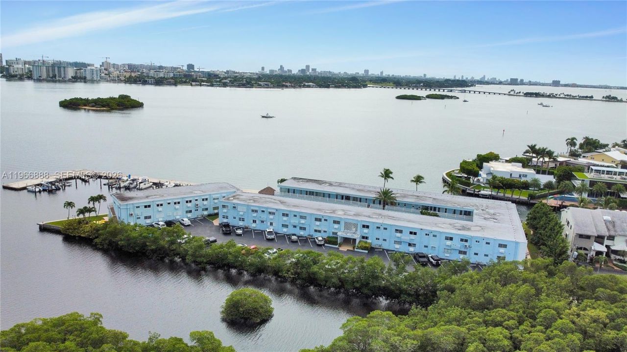 2700 NE 135th St , Unit 12, North Miami, FL 33181 Photo