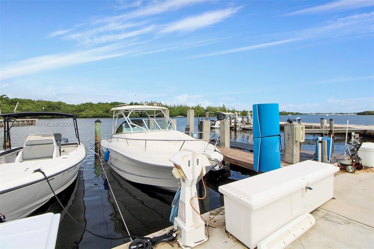 2700 NE 135th St , Unit 12, North Miami, FL 33181 Photo