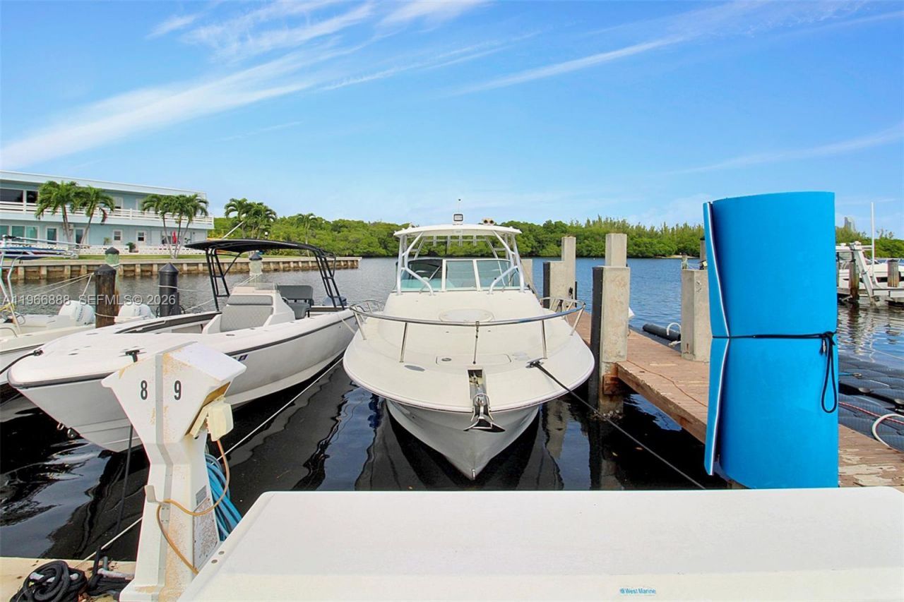 2700 NE 135th St , Unit 12, North Miami, FL 33181 Photo