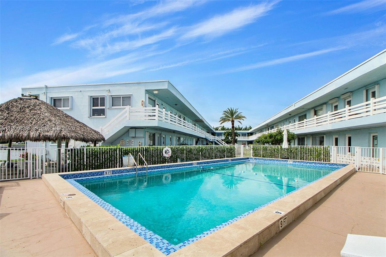 2700 NE 135th St , Unit 12, North Miami, FL 33181 Photo