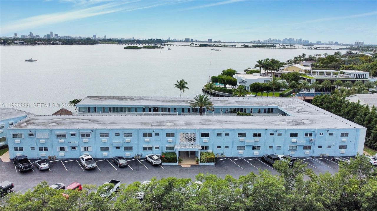 2700 NE 135th St , Unit 12, North Miami, FL 33181 Photo