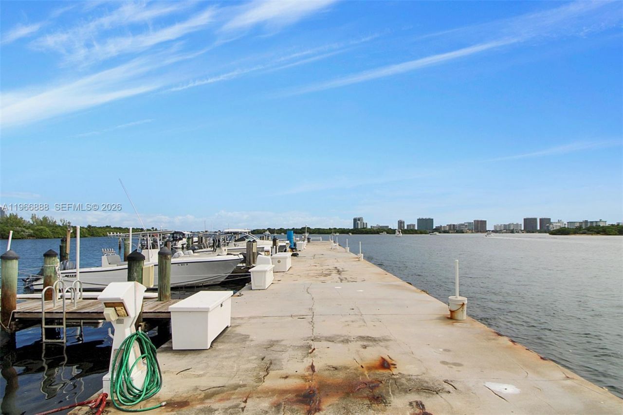 2700 NE 135th St , Unit 12, North Miami, FL 33181 Photo