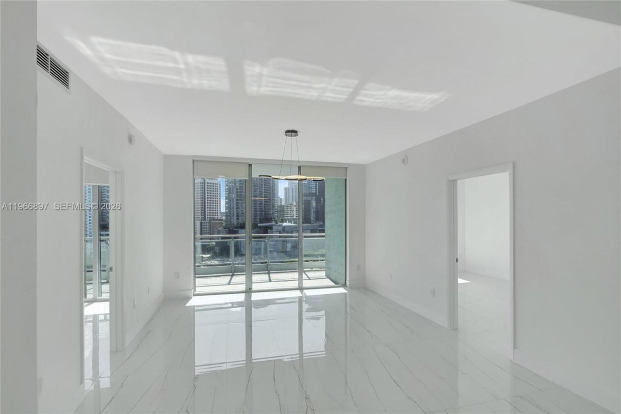 90 SW 3rd St , Unit 1602, Miami, FL 33130 Photo