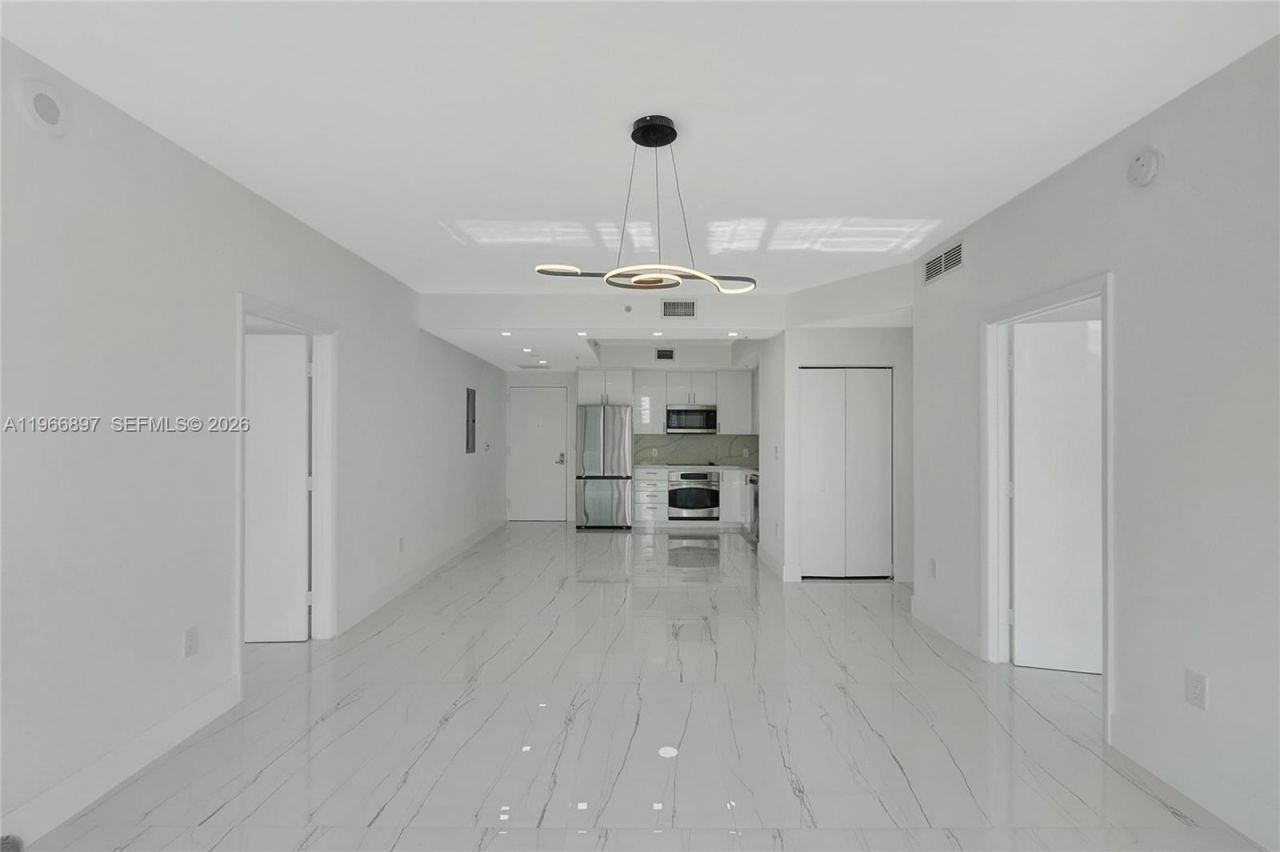 90 SW 3rd St , Unit 1602, Miami, FL 33130 Photo