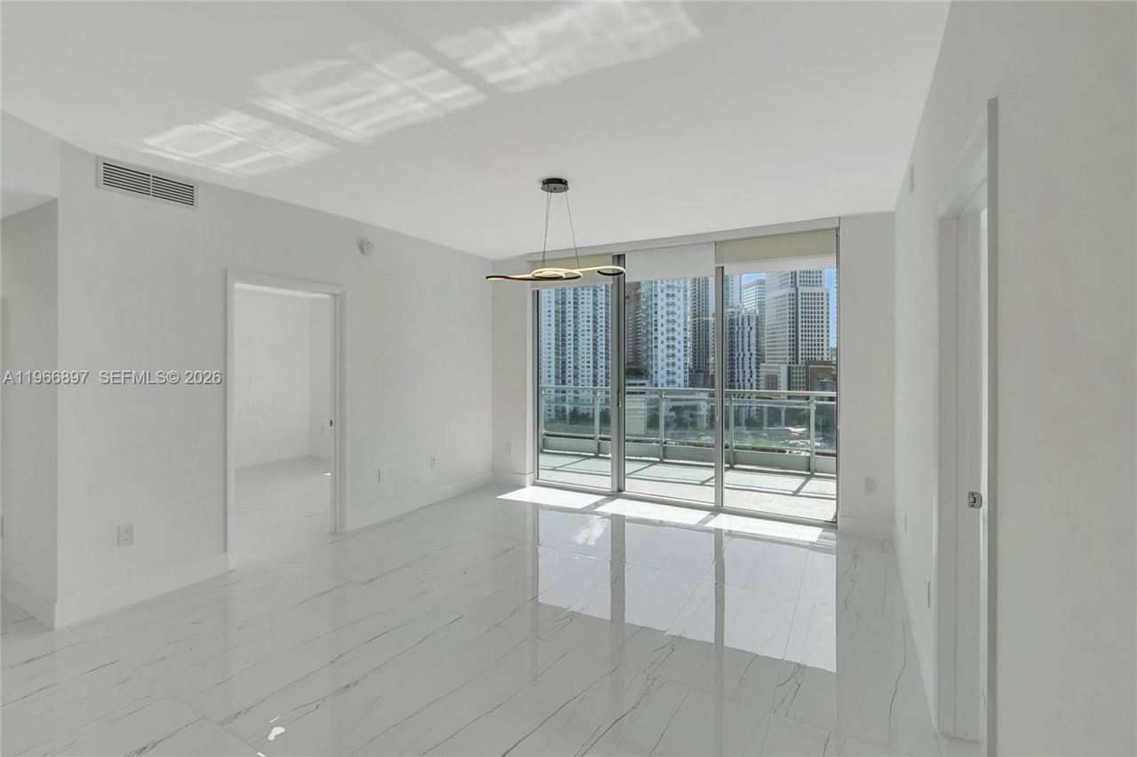 90 SW 3rd St , Unit 1602, Miami, FL 33130 Photo