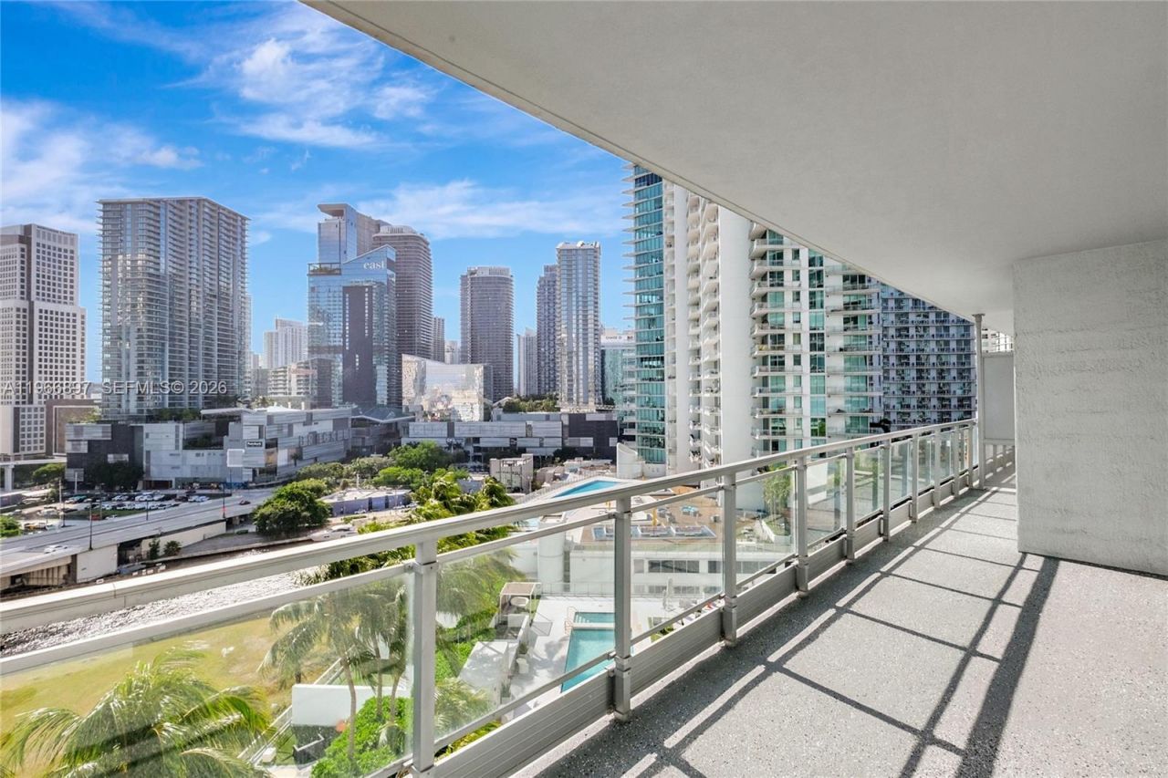 90 SW 3rd St , Unit 1602, Miami, FL 33130 Photo