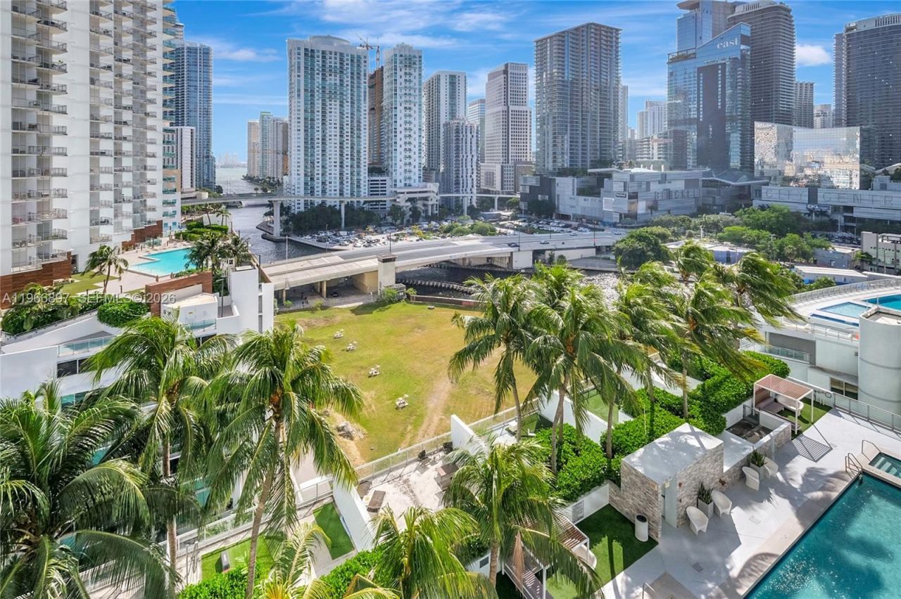 90 SW 3rd St , Unit 1602, Miami, FL 33130 Photo