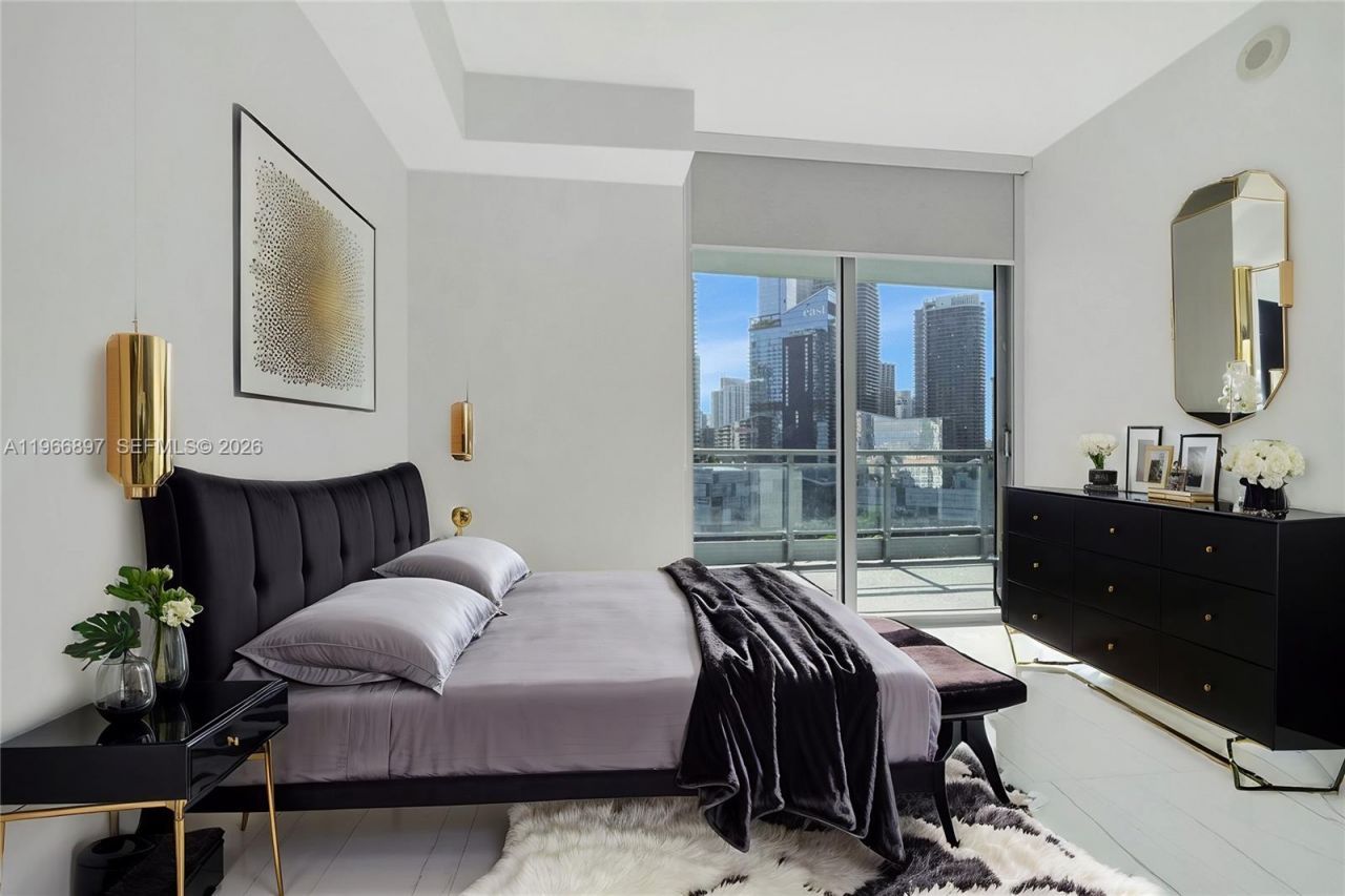 90 SW 3rd St , Unit 1602, Miami, FL 33130 Photo