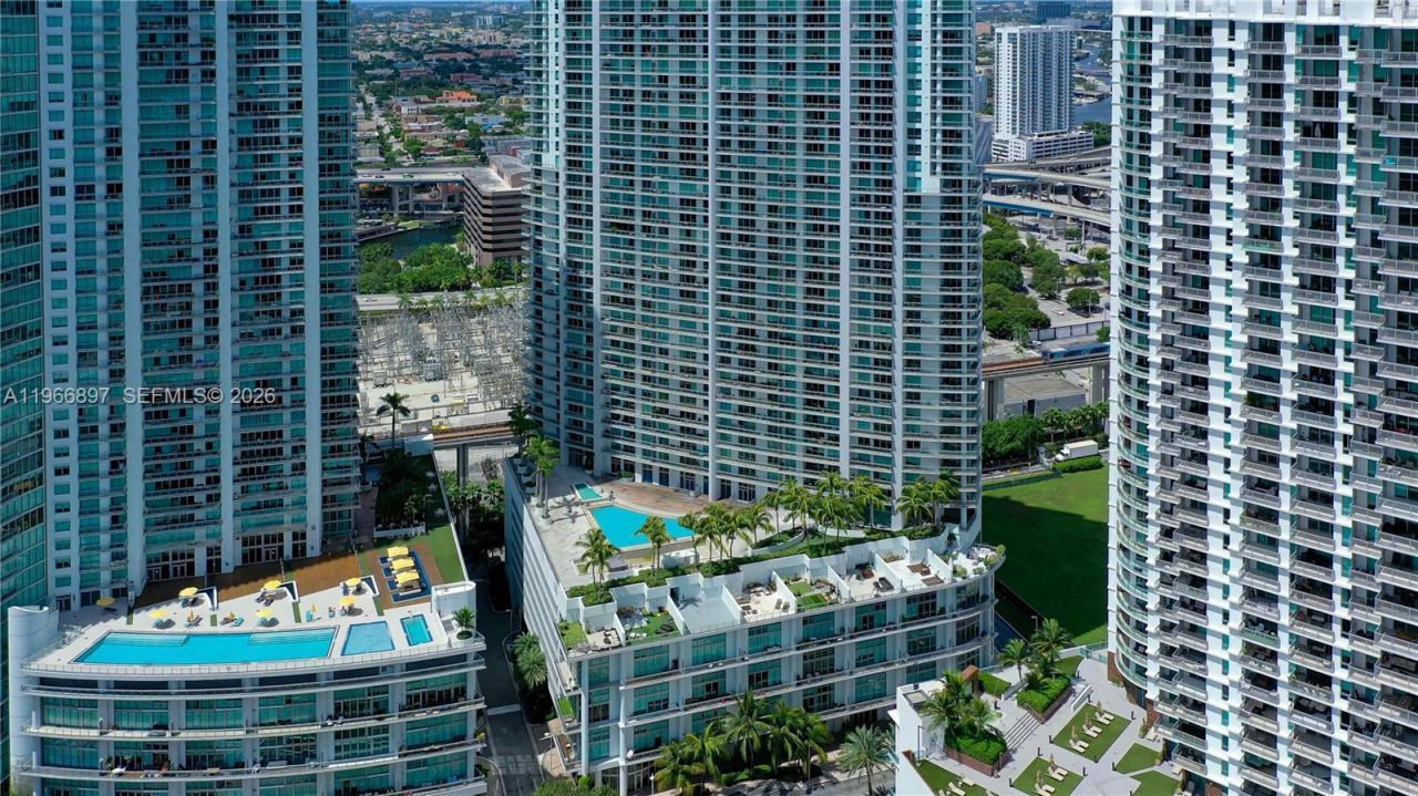 90 SW 3rd St , Unit 1602, Miami, FL 33130 Photo