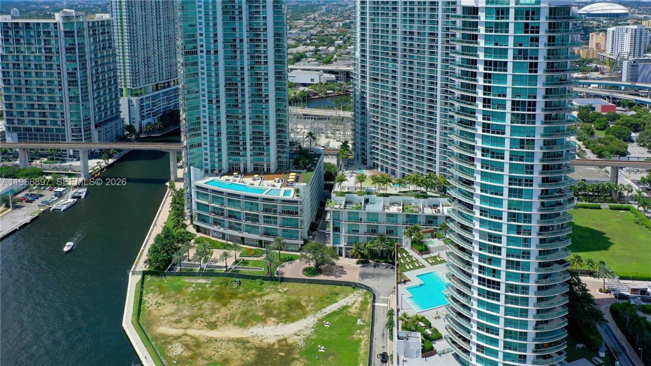 90 SW 3rd St , Unit 1602, Miami, FL 33130 Photo