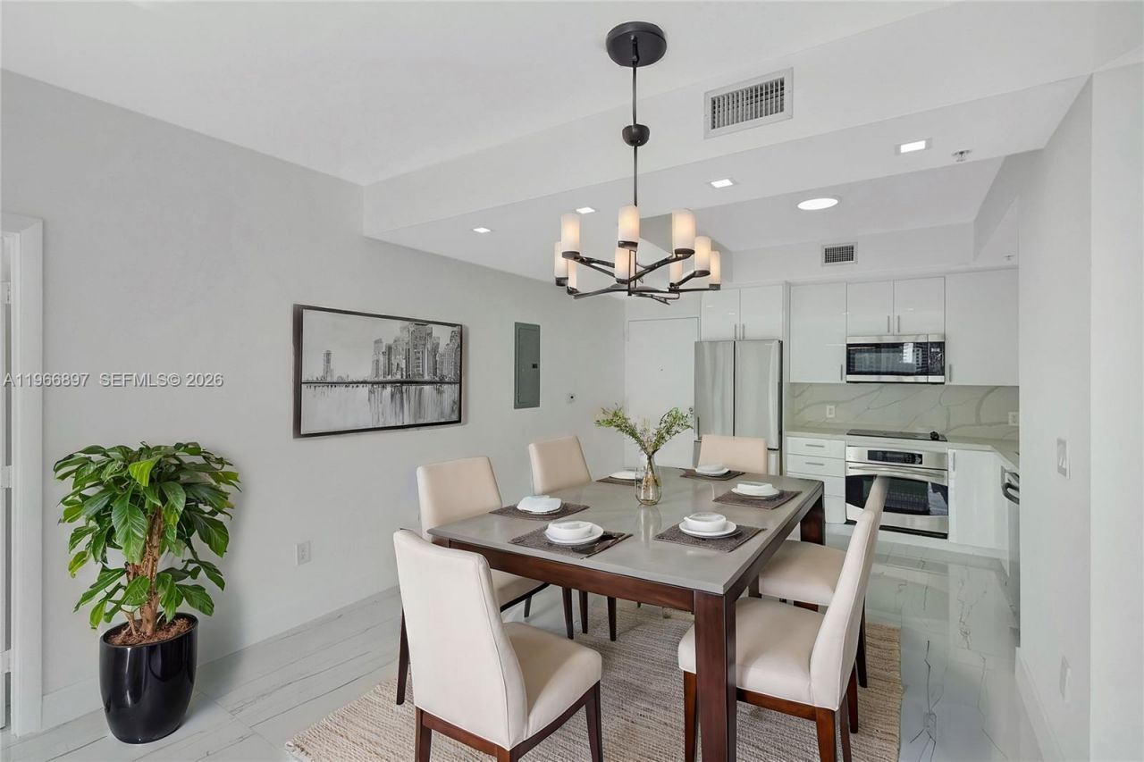 90 SW 3rd St , Unit 1602, Miami, FL 33130 Photo