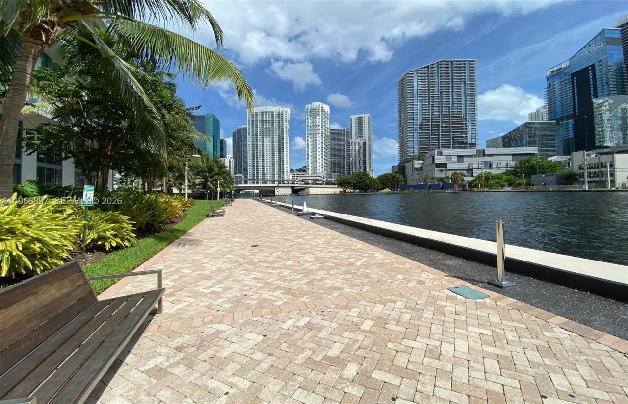 90 SW 3rd St , Unit 1602, Miami, FL 33130 Photo