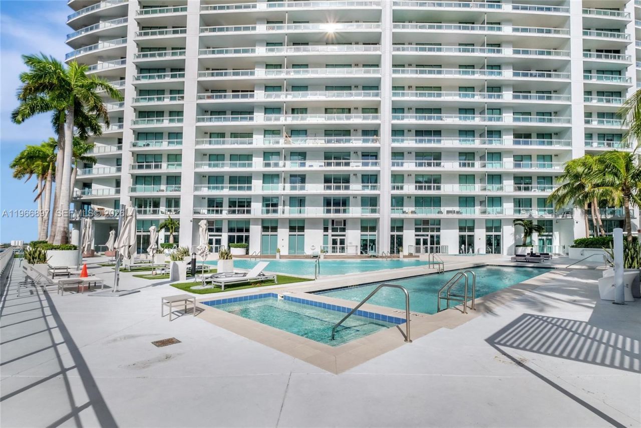 90 SW 3rd St , Unit 1602, Miami, FL 33130 Photo