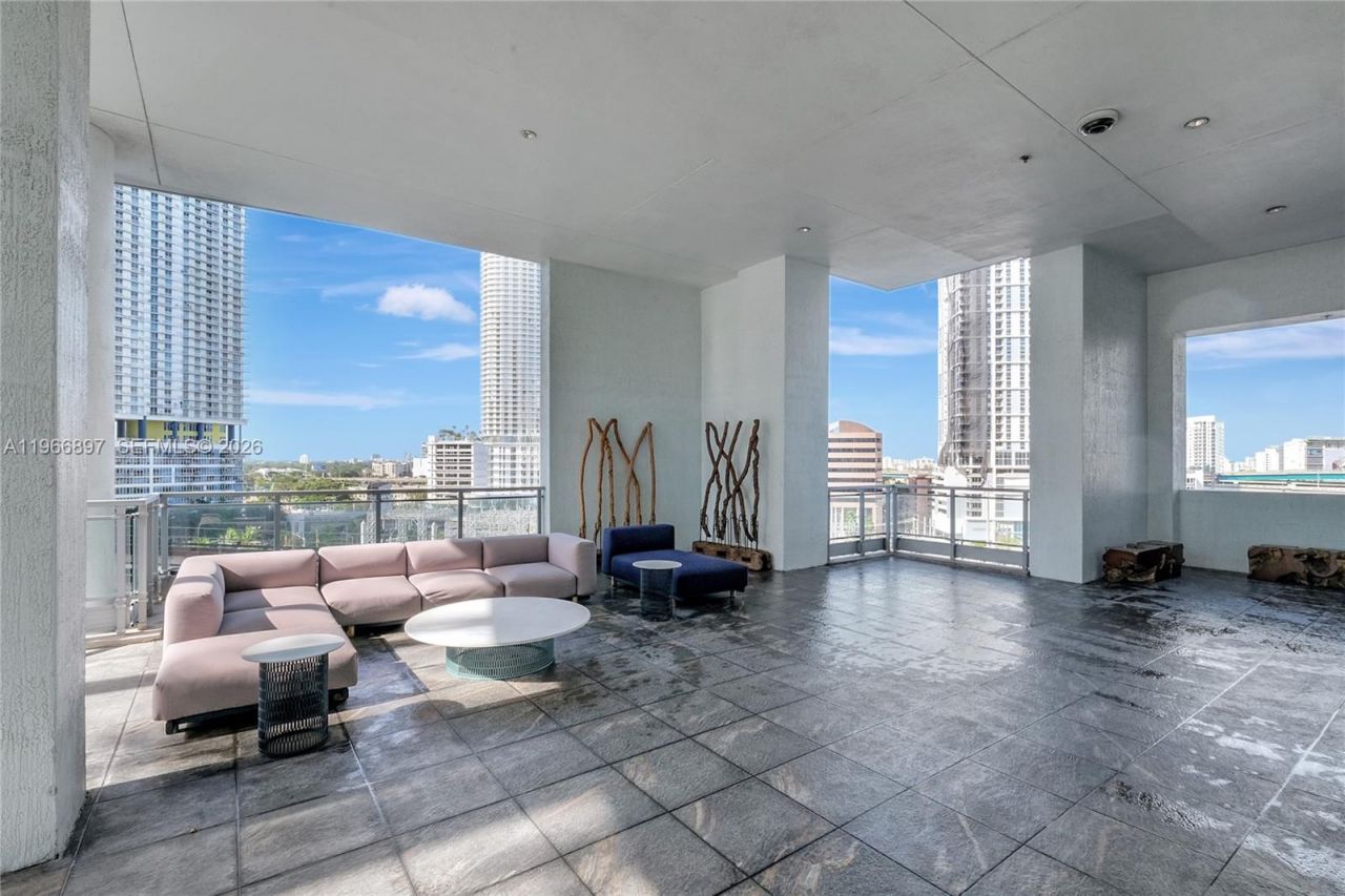 90 SW 3rd St , Unit 1602, Miami, FL 33130 Photo