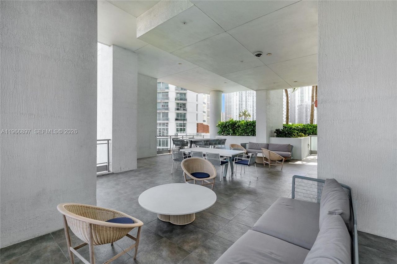 90 SW 3rd St , Unit 1602, Miami, FL 33130 Photo