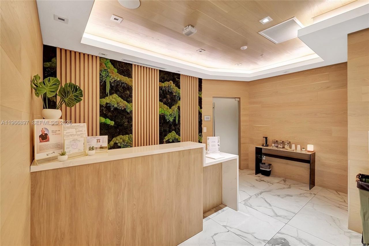 90 SW 3rd St , Unit 1602, Miami, FL 33130 Photo