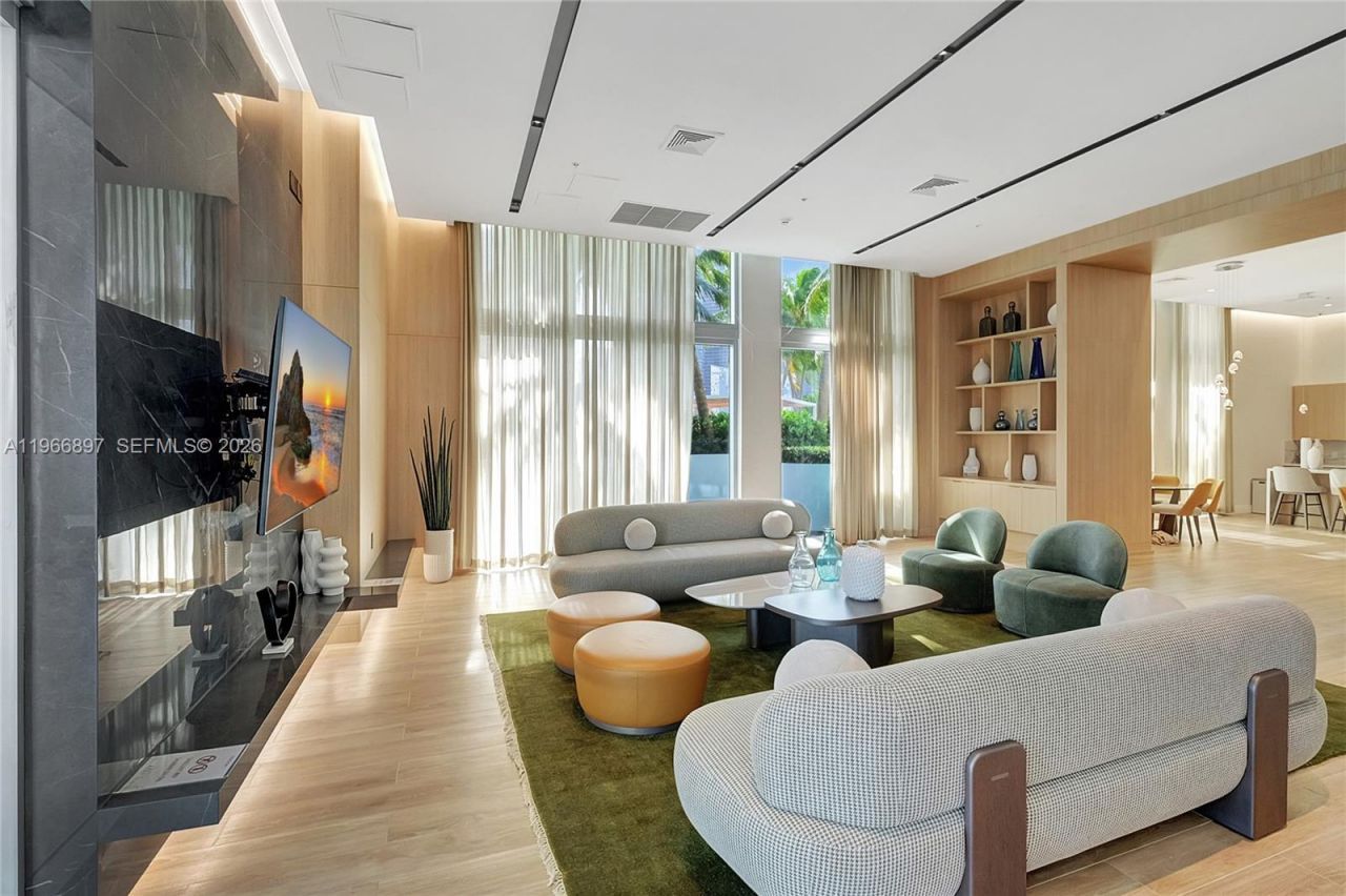 90 SW 3rd St , Unit 1602, Miami, FL 33130 Photo