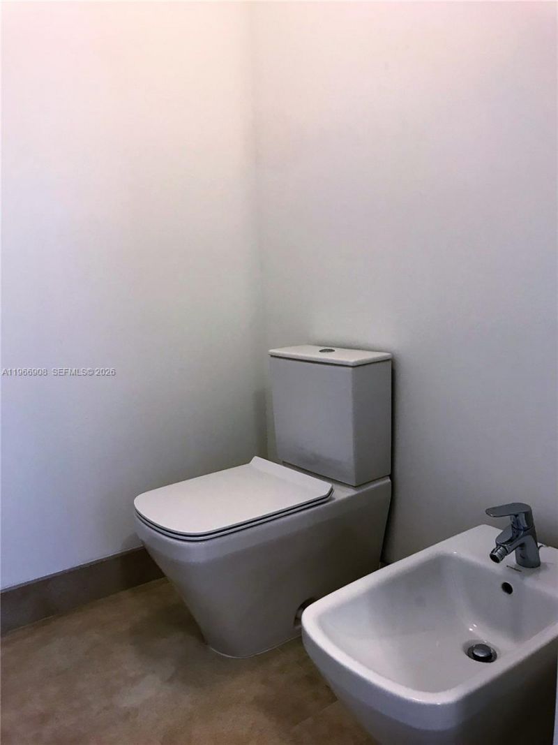 10055 NW 75th St , Doral, FL 33178 Photo