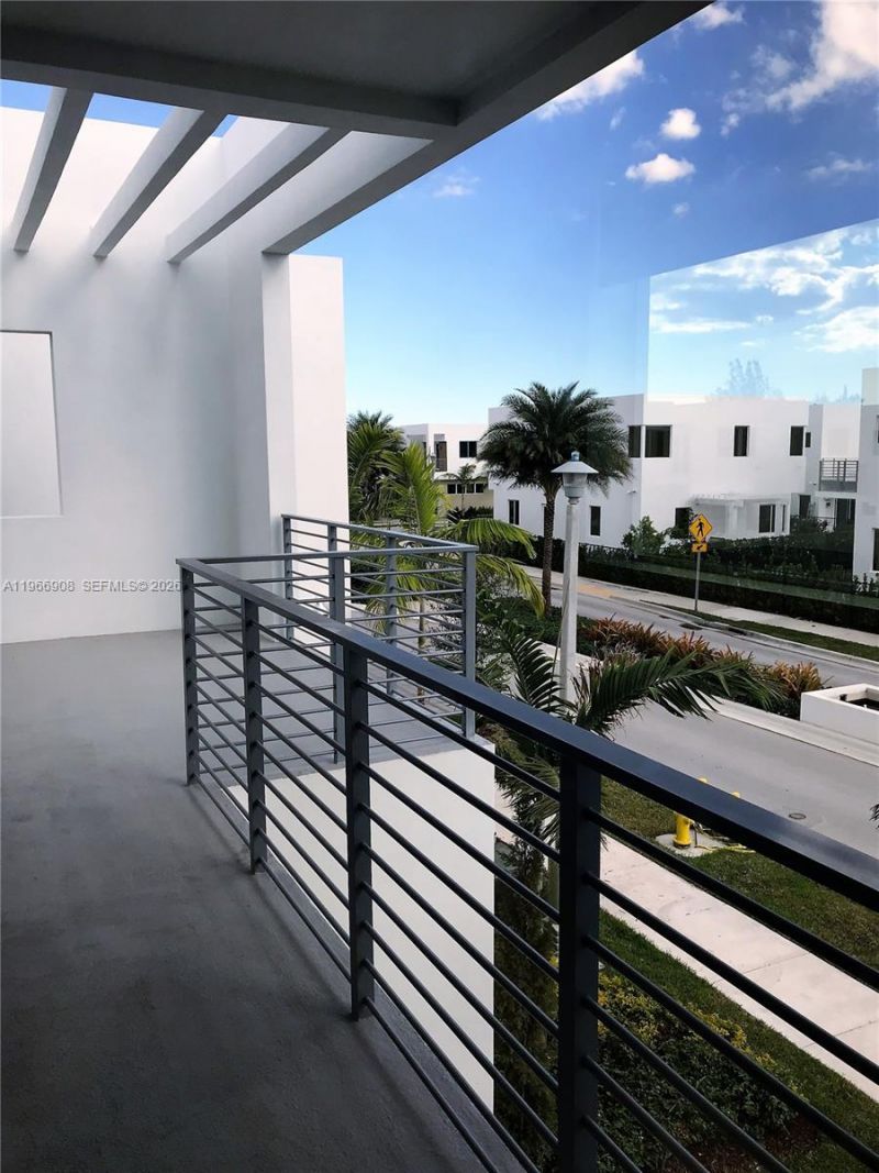 10055 NW 75th St , Doral, FL 33178 Photo