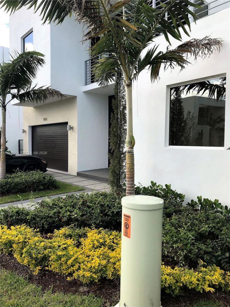 10055 NW 75th St , Doral, FL 33178 Photo