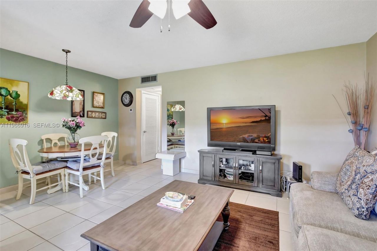 5300 Washington St, Unit G127, Hollywood, FL 33021 Photo