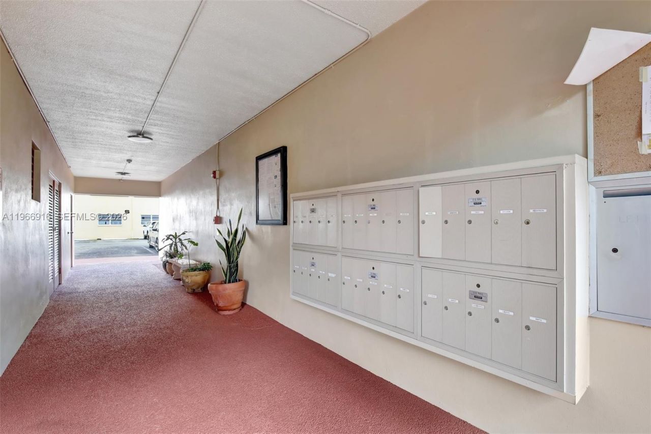 5300 Washington St, Unit G127, Hollywood, FL 33021 Photo