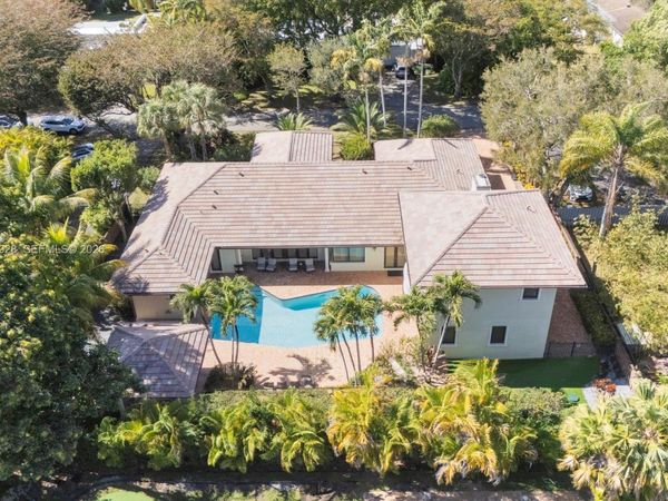 10601 SW 72nd Ct, Pinecrest, FL 33156