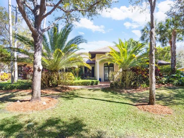 10601 SW 72nd Ct, Pinecrest, FL 33156