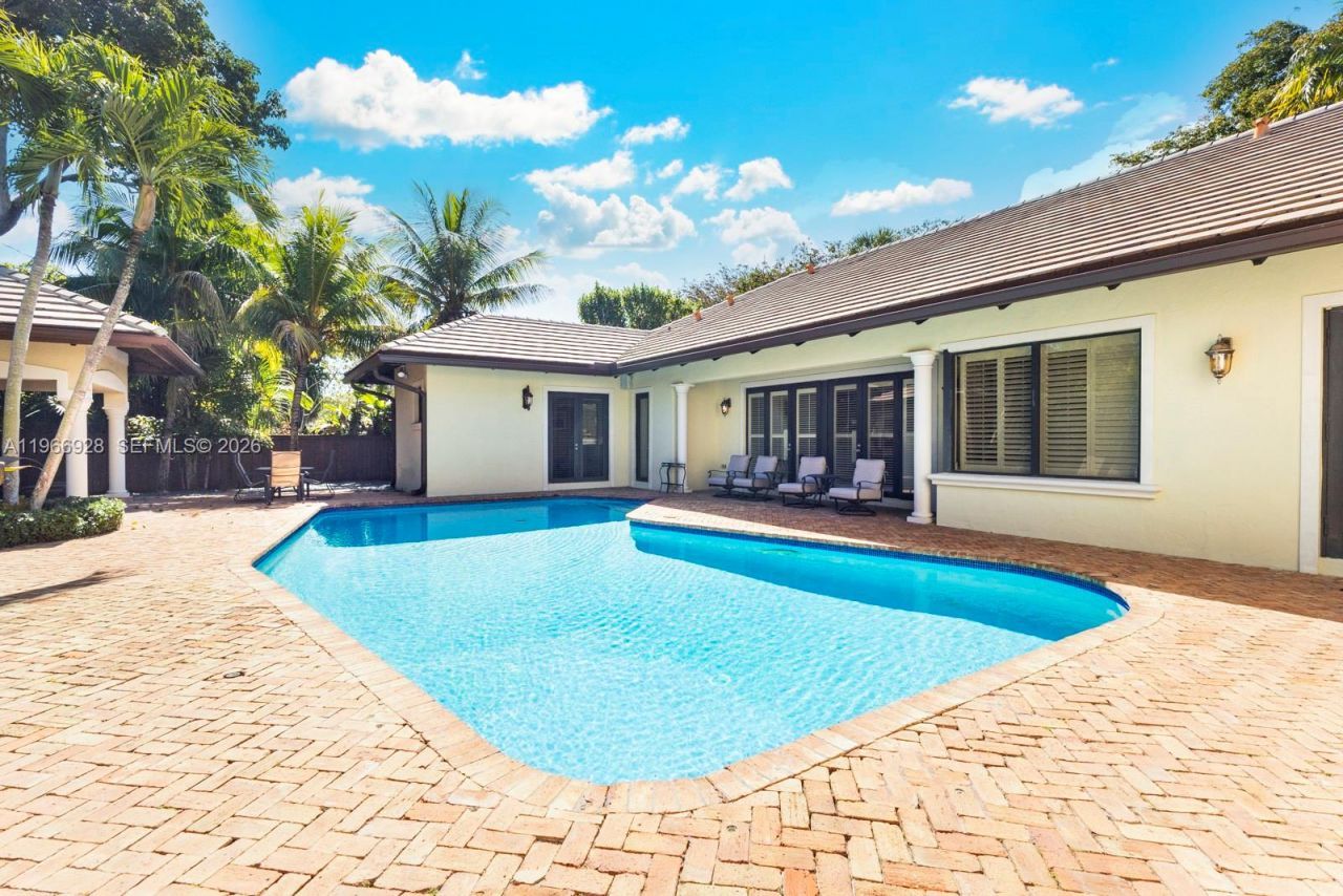 10601 SW 72nd Ct, Pinecrest, FL 33156 Photo