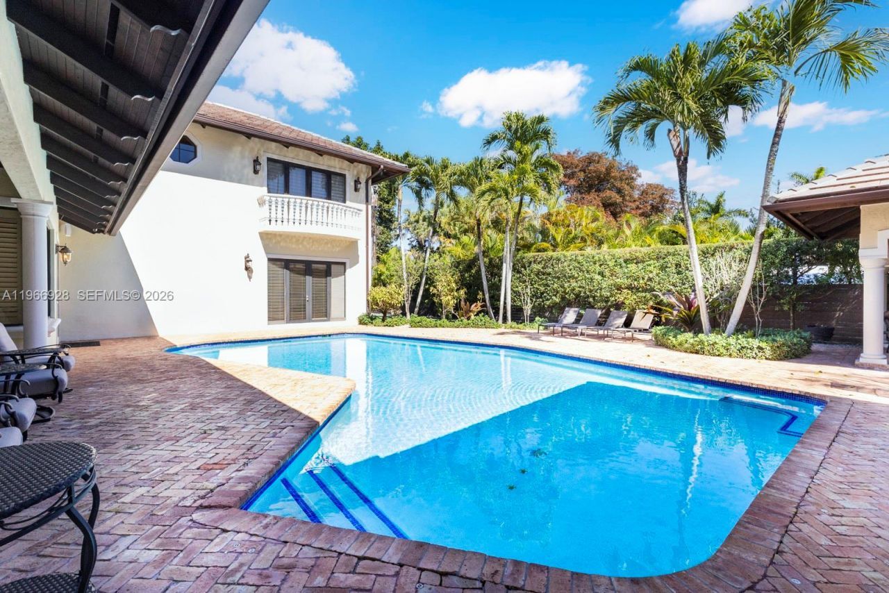 10601 SW 72nd Ct, Pinecrest, FL 33156 Photo