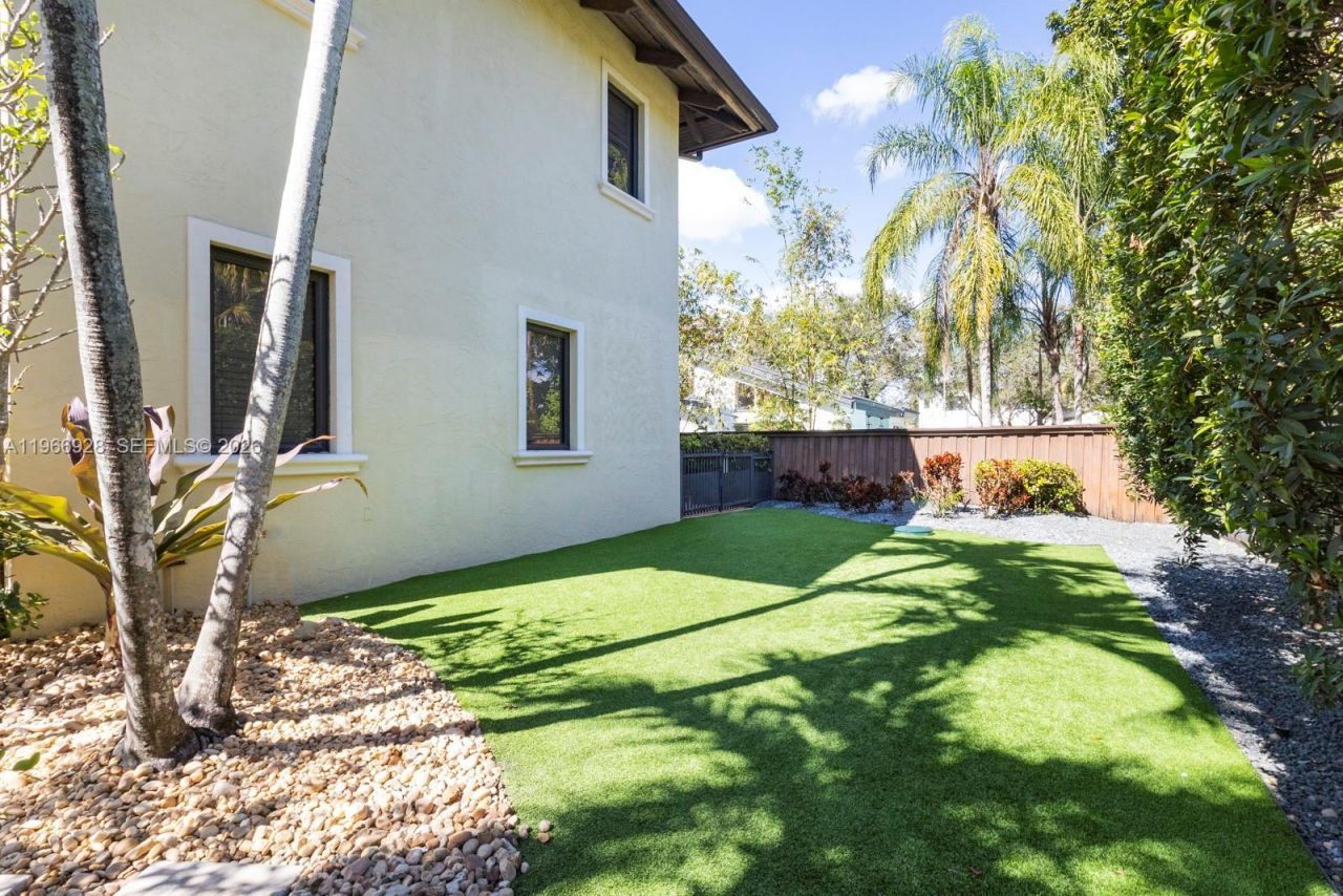 10601 SW 72nd Ct, Pinecrest, FL 33156 Photo