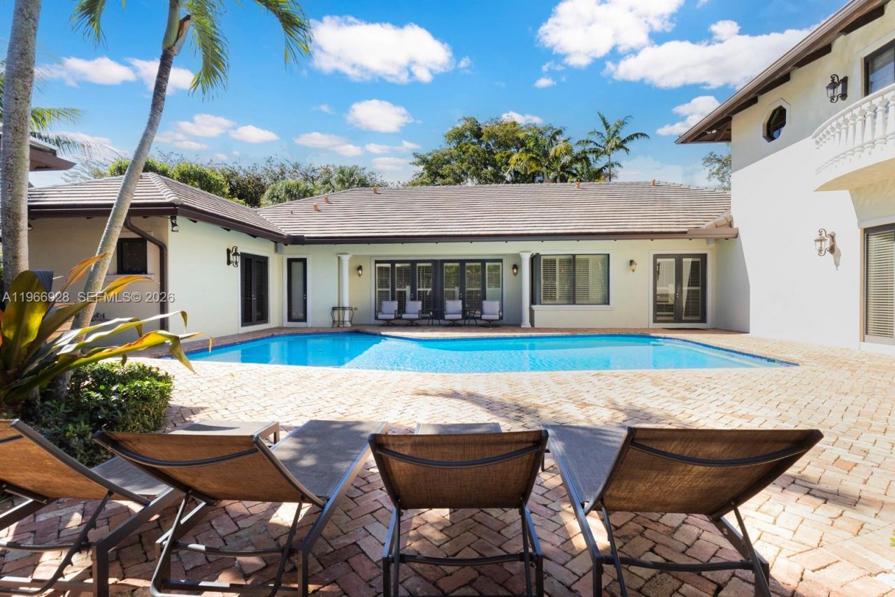 10601 SW 72nd Ct, Pinecrest, FL 33156 Photo