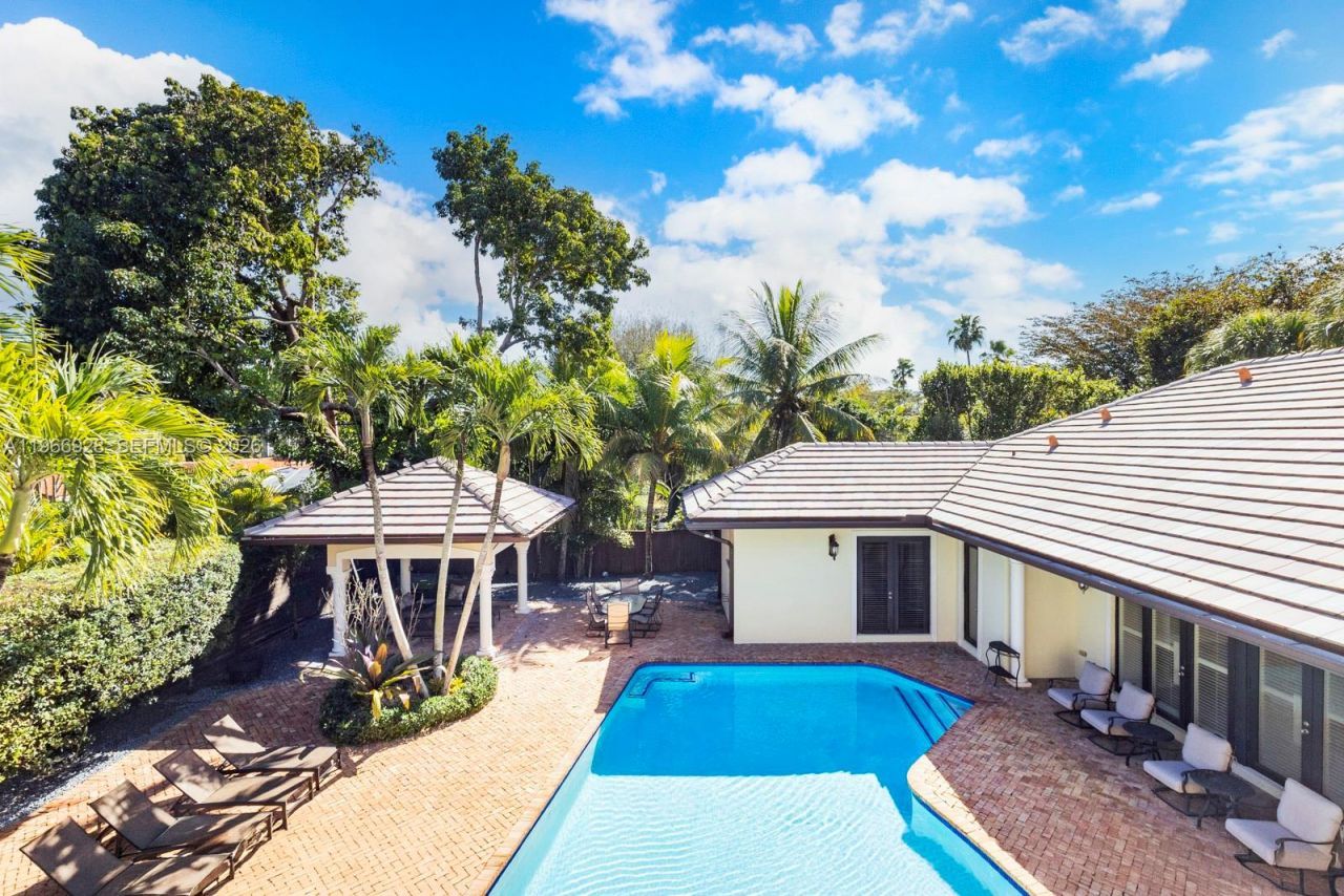 10601 SW 72nd Ct, Pinecrest, FL 33156 Photo