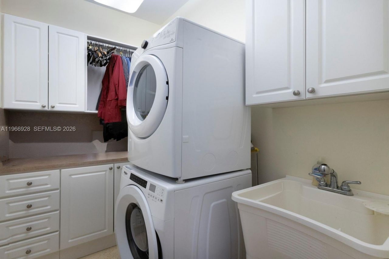 10601 SW 72nd Ct, Pinecrest, FL 33156 Photo