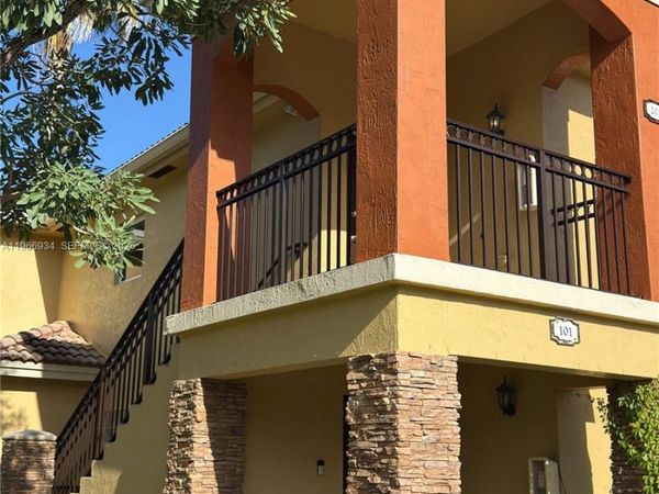 930 NE 34th Ave , Unit 201, Homestead, FL 33033
