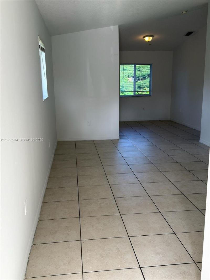 930 NE 34th Ave , Unit 201, Homestead, FL 33033 Photo