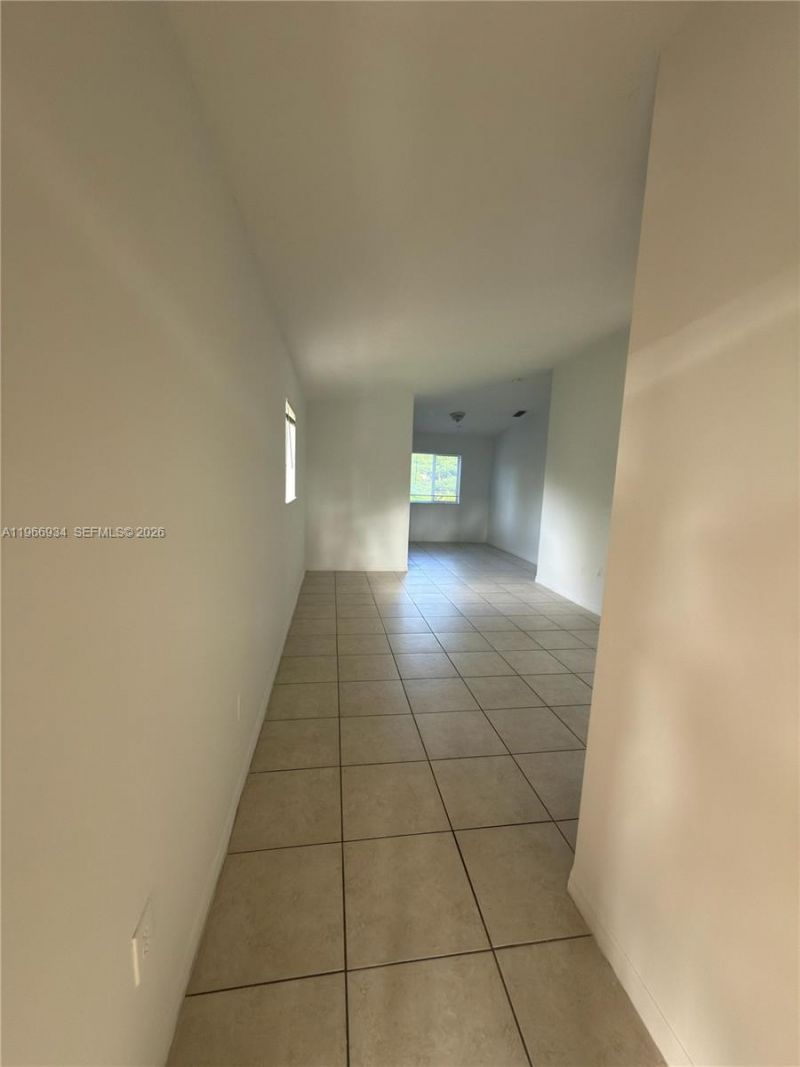 930 NE 34th Ave , Unit 201, Homestead, FL 33033 Photo