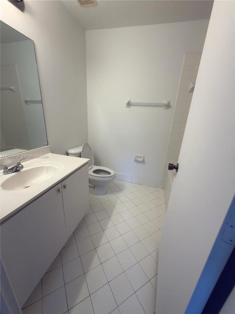 930 NE 34th Ave , Unit 201, Homestead, FL 33033 Photo