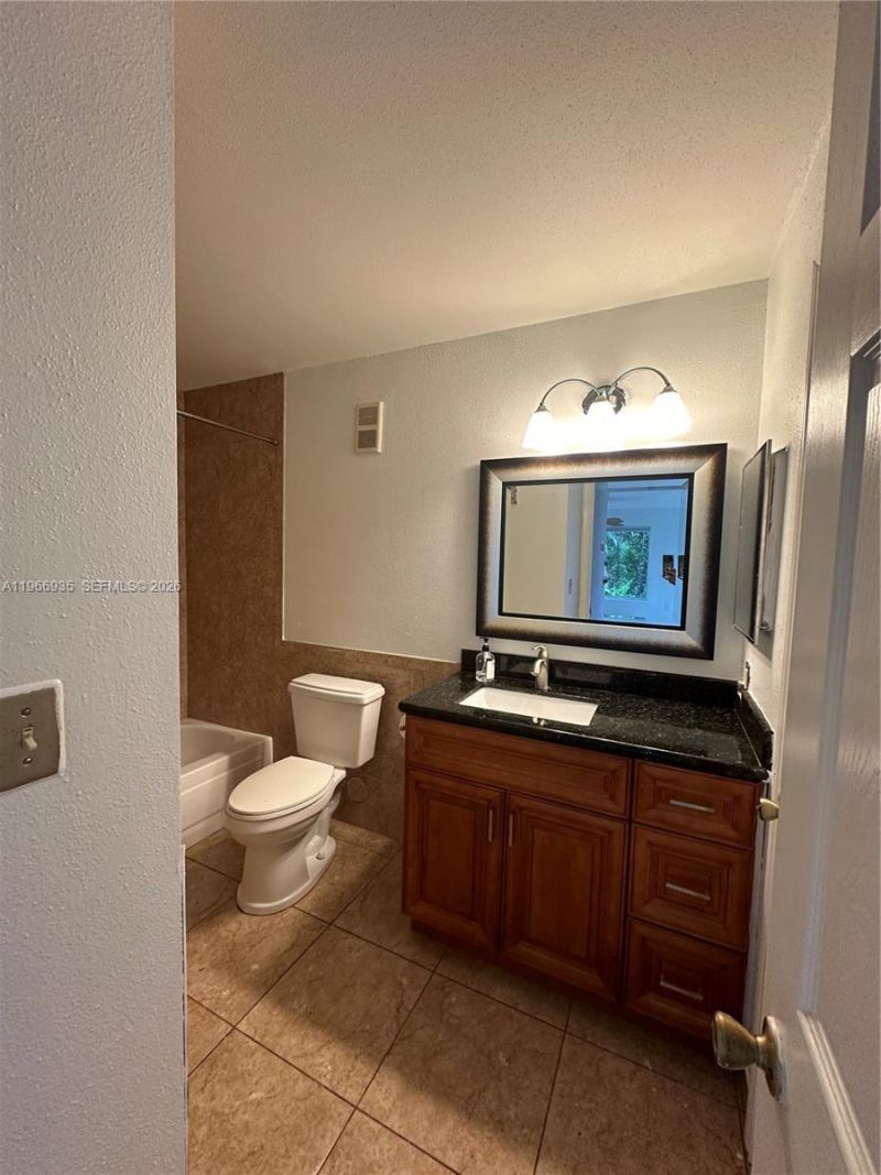 2485 NW 33rd St , Unit 1606, Oakland Park, FL 33309 Photo