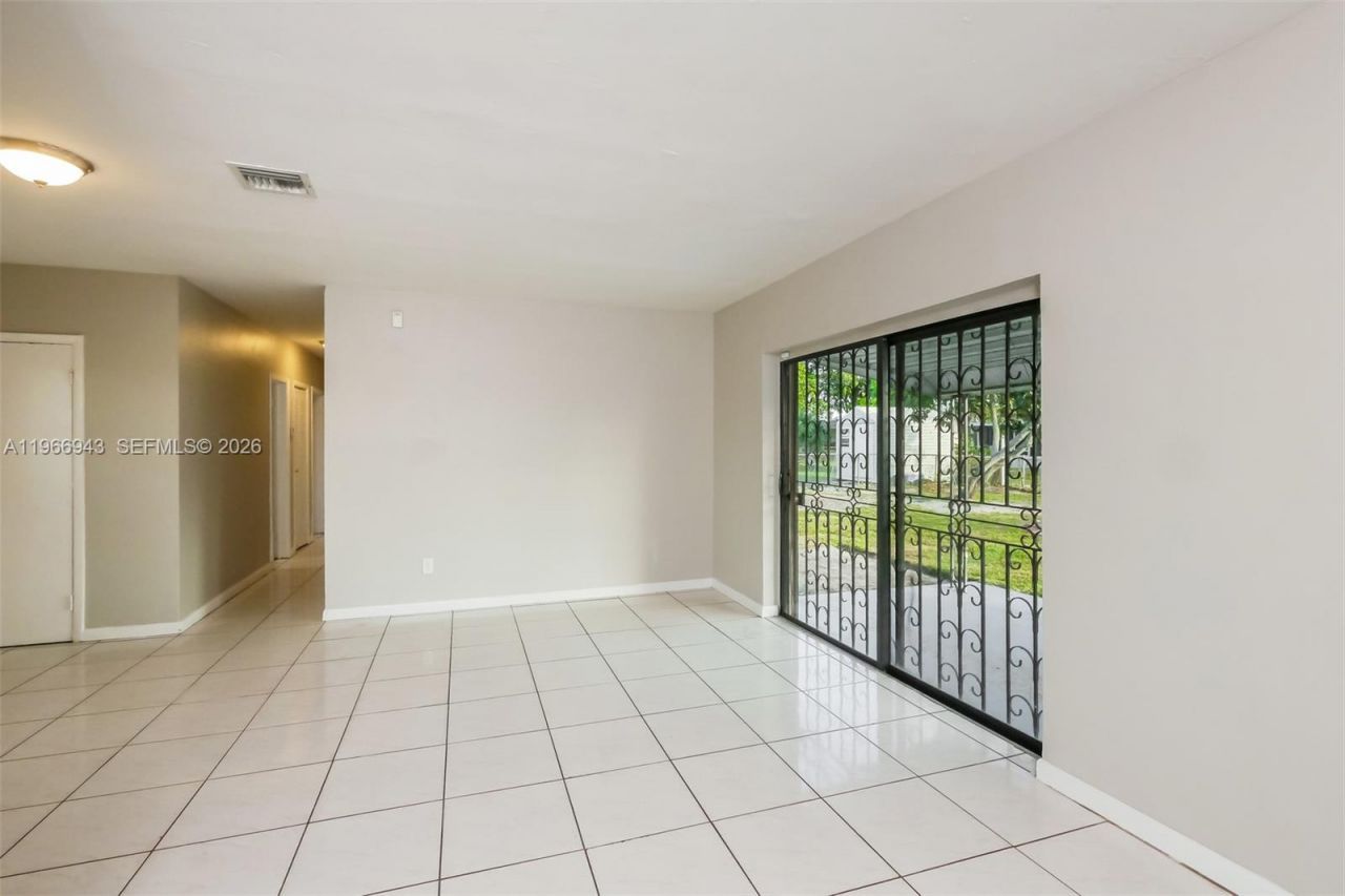 3010 NW 187th St, Miami Gardens, FL 33056 Photo