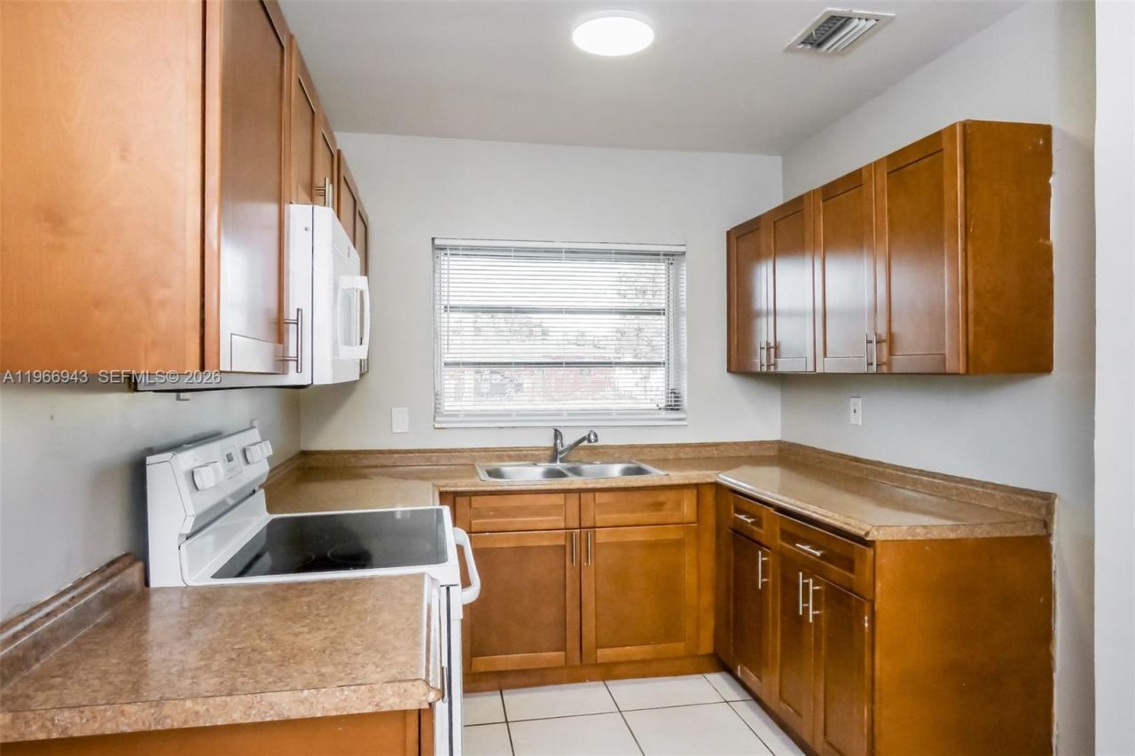 3010 NW 187th St, Miami Gardens, FL 33056 Photo